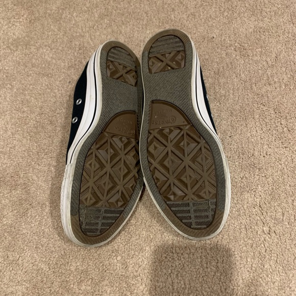 Black and white converse sneakers - Picture 5 of 5